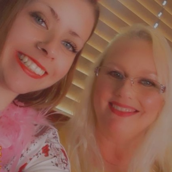 Meet your Posher, Julia - Picture 1 of 1